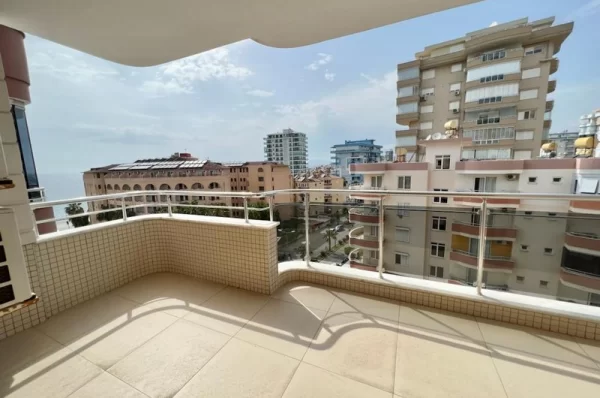 Alanya'da Deniz Manzaralı Full Eşyalı 2+1 Satılık Özel Mülk