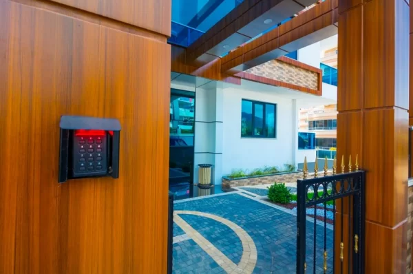 Contemporary Building Meets Comfort: Stylish 1+1 Property in Mahmutlar, Alanya