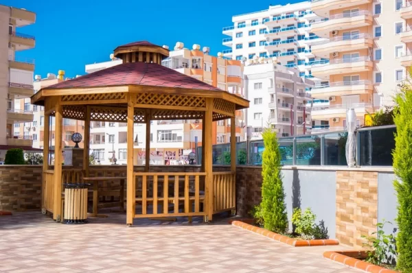 Contemporary Building Meets Comfort: Stylish 1+1 Property in Mahmutlar, Alanya