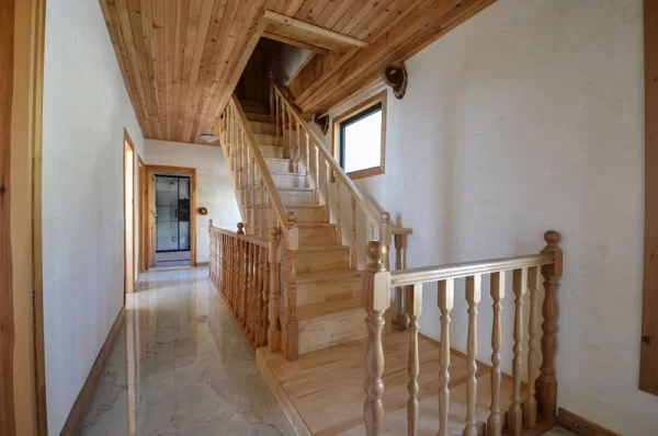 Olağanüstü Lüks Yaşam: Büyüleyici Deniz Manzaralı 3+1 Eşyalı Villa