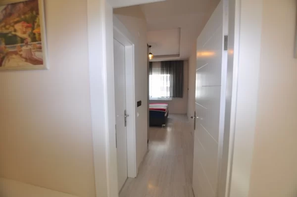 Alanya'da Taşınmaya Hazır Full Eşyalı Üç Yatak Odalı Satılık Lüks Daire