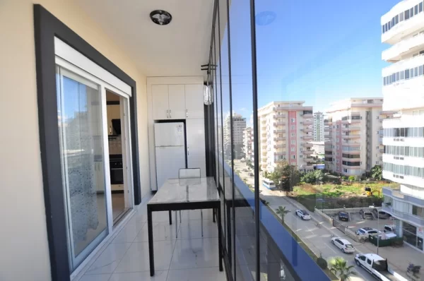 Alanya'da Taşınmaya Hazır Full Eşyalı Üç Yatak Odalı Satılık Lüks Daire