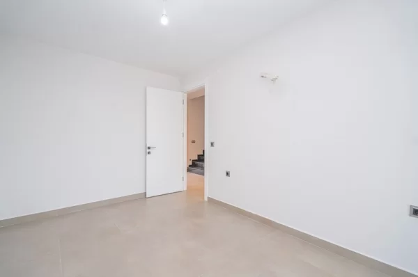 Just 100 Meters to Sea Newly Apartments and Penthouses for Sale in Alanya