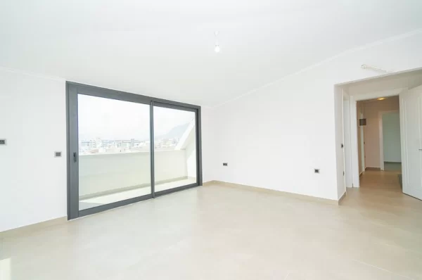 Just 100 Meters to Sea Newly Apartments and Penthouses for Sale in Alanya