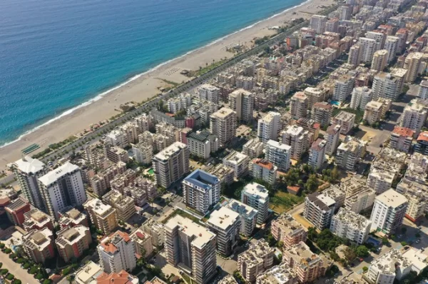 Just 100 Meters to Sea Newly Apartments and Penthouses for Sale in Alanya