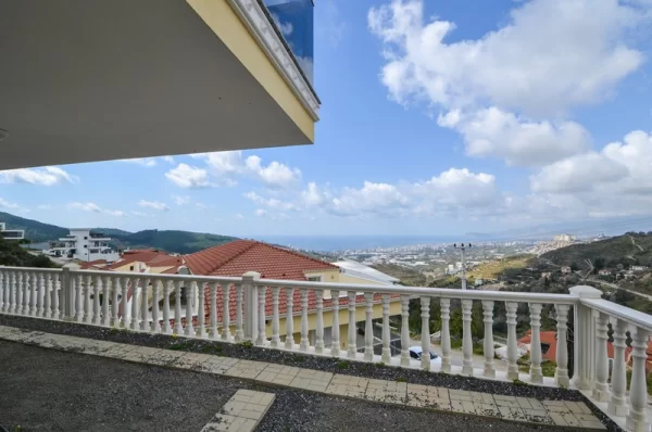 An Exceptional 3+2 Duplex with Panoramic Sea Views Property in Alanya Demirtas
