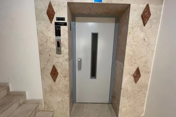 Just 100 Meters to Sea 2+1 Fully Furnished Apartment for Sale in Alanya