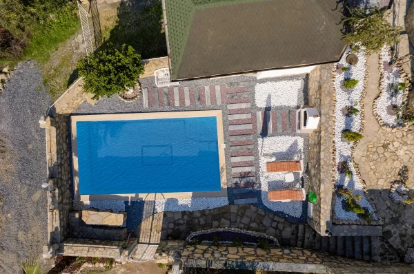 Alanya Türkler'de Havuzlu Lüks 4+2 Tripleks Villa