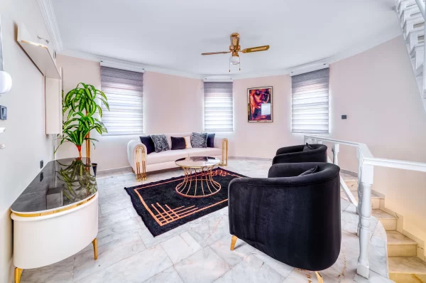 Alanya Türkler'de Havuzlu Lüks 4+2 Tripleks Villa