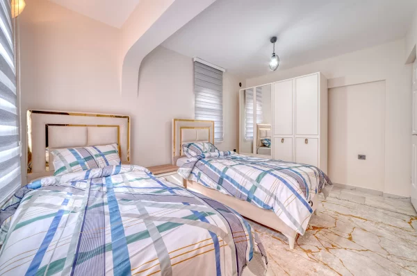 Alanya Türkler'de Havuzlu Lüks 4+2 Tripleks Villa