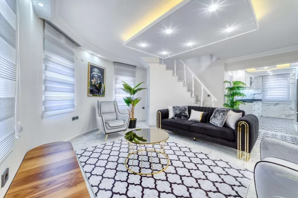 Alanya Türkler'de Havuzlu Lüks 4+2 Tripleks Villa