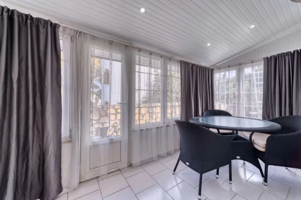 Alanya Türkler'de Havuzlu Lüks 4+2 Tripleks Villa