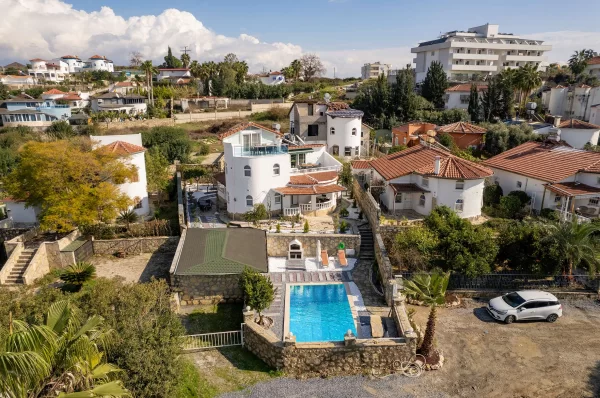 Luxurious 4+2 Triplex Villa with Pool in Alanya,Türkler