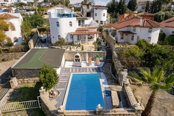 Luxurious 4+2 Triplex Villa with Pool in Alanya,Türkler