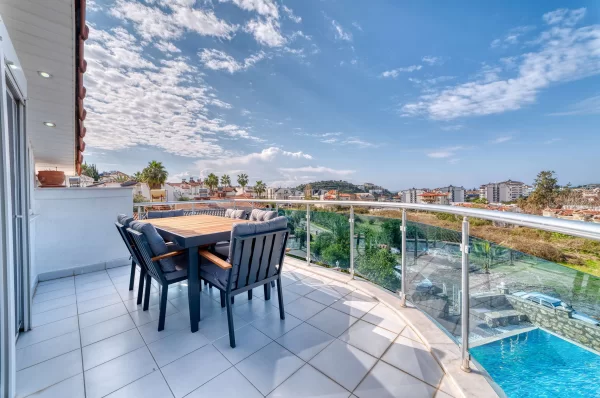 Luxurious 4+2 Triplex Villa with Pool in Alanya,Türkler