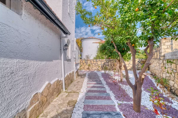 Luxurious 4+2 Triplex Villa with Pool in Alanya,Türkler