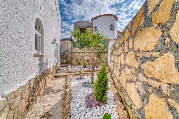Luxurious 4+2 Triplex Villa with Pool in Alanya,Türkler