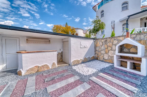 Luxurious 4+2 Triplex Villa with Pool in Alanya,Türkler