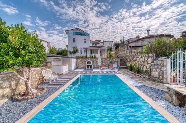 Luxurious 4+2 Triplex Villa with Pool in Alanya,Türkler