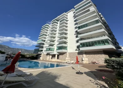 Элитная квартира в Махмутларе с видом на город и горы