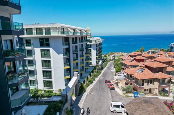 Modern Apartment in Kargicak Alanya with Pool Access