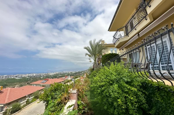 Kargicak Alanya'da Güvenli ve Konforlu 4+1 Daire