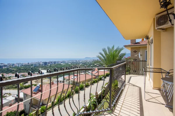 Kargicak Alanya'da Güvenli ve Konforlu 4+1 Daire