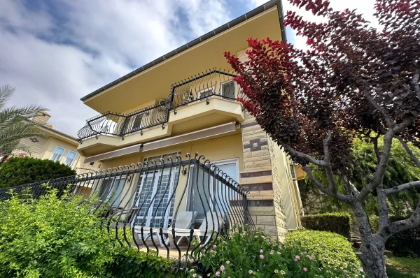 Luxury 4-Bedroom Apartment in Kargicak Alanya with Exceptional Amenities