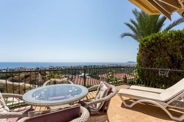 Luxury 4-Bedroom Apartment in Kargicak Alanya with Exceptional Amenities